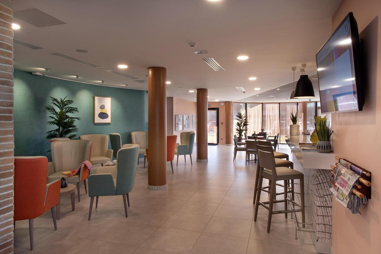 Domitys La Roze De Seine Aparthotel Saint-Aubin-les-Elbeuf Exterior photo